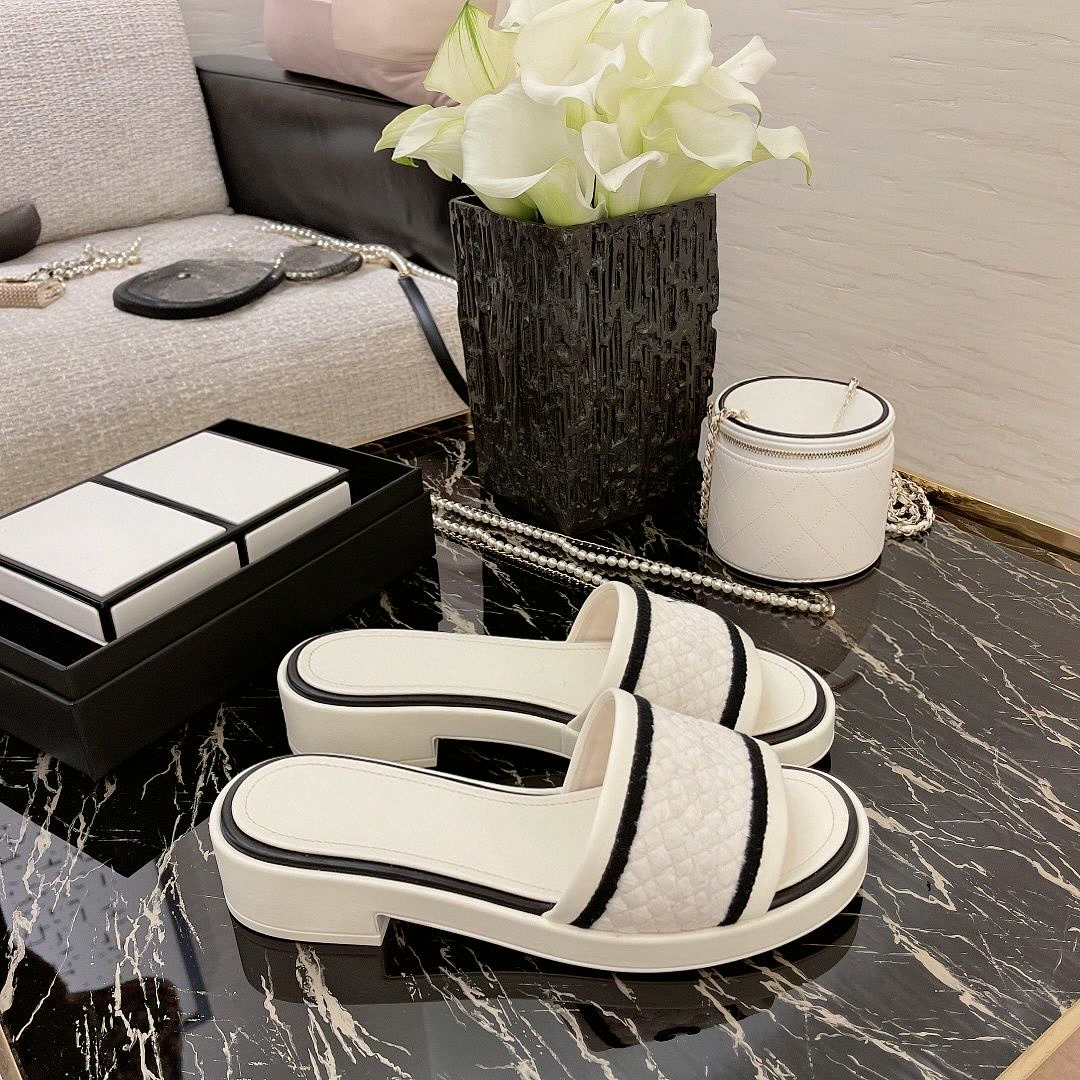 White Quilted Black Stripes Pl - Summer Quilt ulasan dan harga